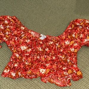 Arizona Jean Company Red Floral Crop Top